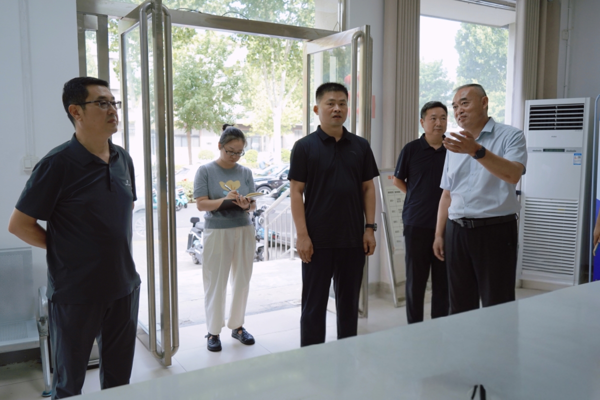 鶴壁市法學會到?？h調(diào)研法學會工作